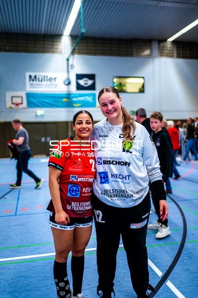 Nina Dierolf (23, SG Schozach-Bottwartal) und Hanna Krause (12, SG Schozach-Bottwartal) posieren