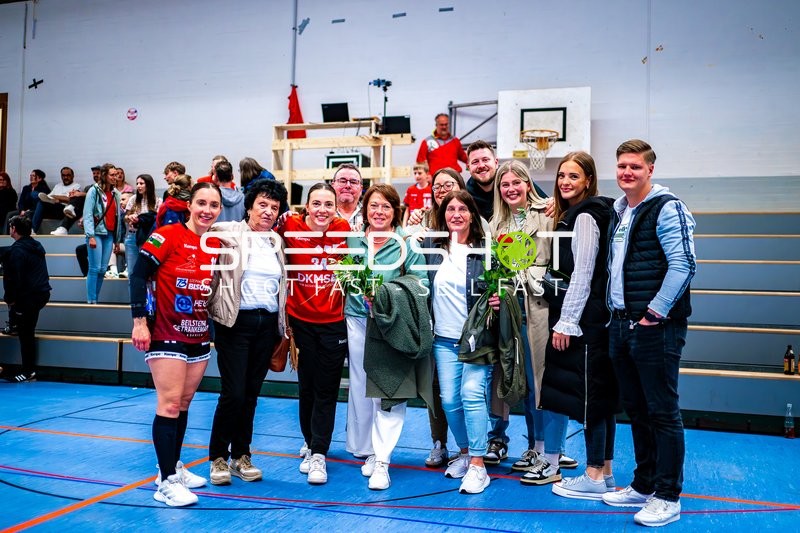 Gruppenfoto mit Elena Fabritz (34, SG Schozach-Bottwartal)