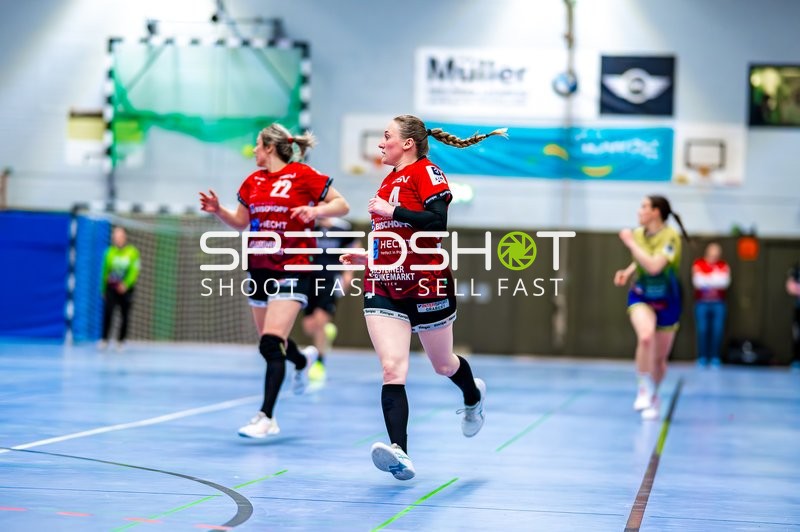 Esther Adam (4, SG Schozach-Bottwartal) und Saskia Fackel (22, SG Schozach-Bottwartal) laufen