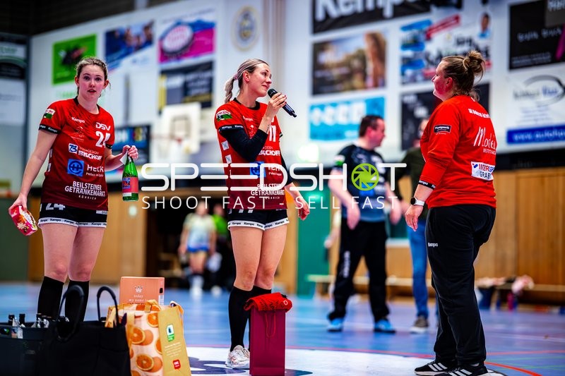 11, SG Schozach-Bottwartal spricht, Sophie Räuchle (24, SG Schozach-Bottwartal) hört zu