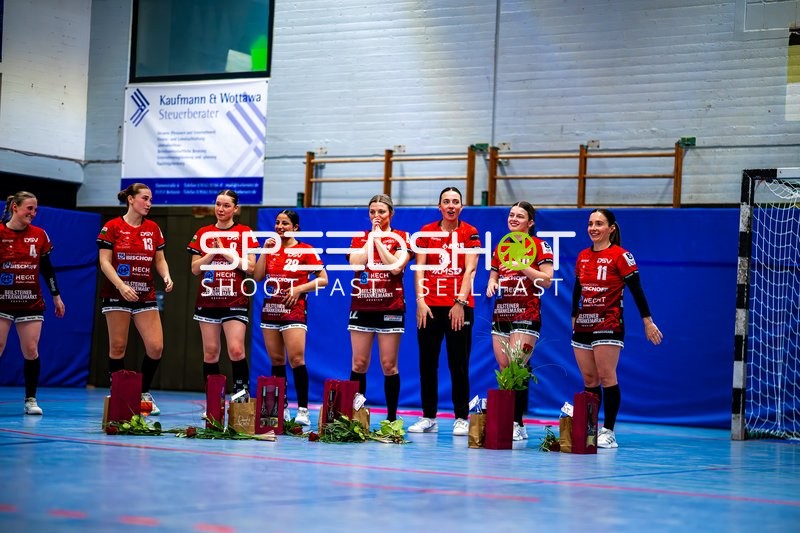 Aylin Bornhardt (13, SG Schozach-Bottwartal) und Team in Reihe