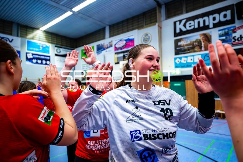 Hanna Krause (12, SG Schozach-Bottwartal) feiert mit Team