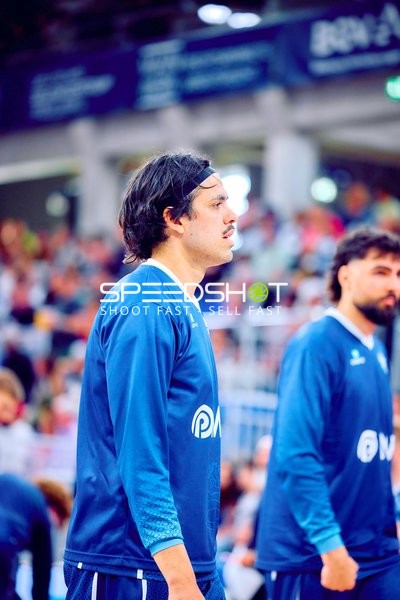 Marcel Keßen (15, MLP Academics Heidelberg) und Erol Ersek (11, MLP Academics Heidelberg) beim Aufwärmen