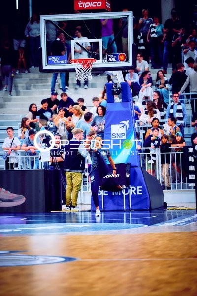 Aufwärmen mit Serena Benavente (991;MLP Academics Heidelberg)