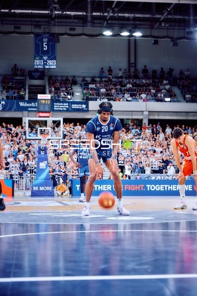 Freiwurf Michael Weathers (20;MLP Academics Heidelberg) in Viertel 4