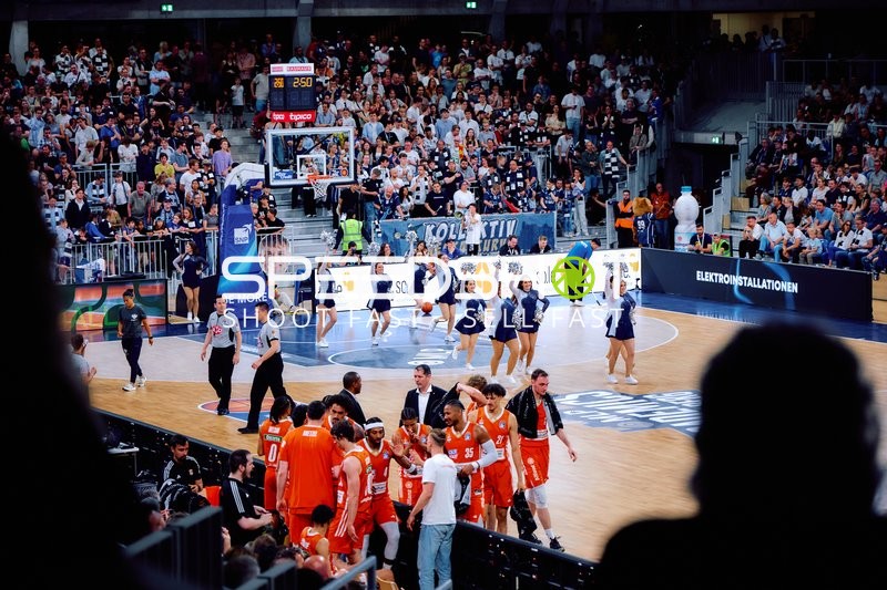 Timeout Ratiopharm Ulm , Marcio Santos (3;Ratiopharm Ulm), Nate Hinton (4;Ratiopharm Ulm), Karim Jallow (35;Ratiopharm Ulm)