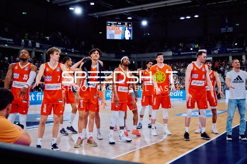 Ratiopharm Ulm Spieler in Reihe