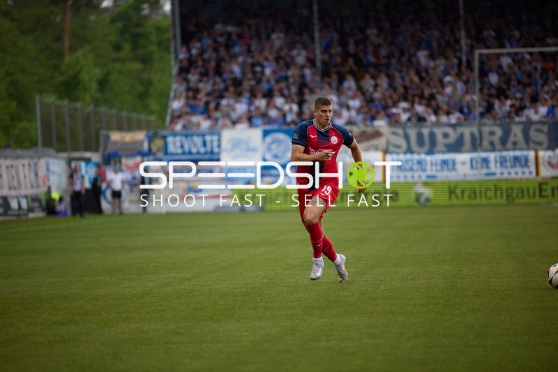 laufen Jan Mejdr (19;FC Hansa Rostock)