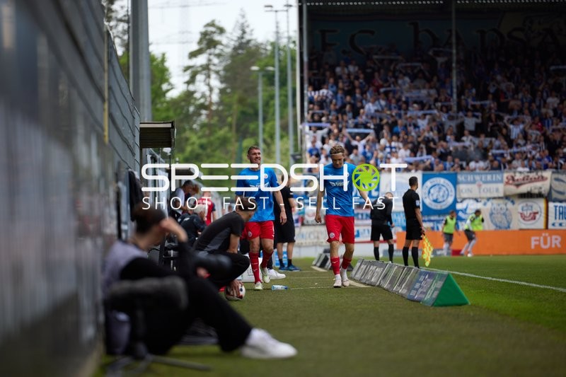 Spielszene mit Damian Roßbach (4;FC Hansa Rostock)