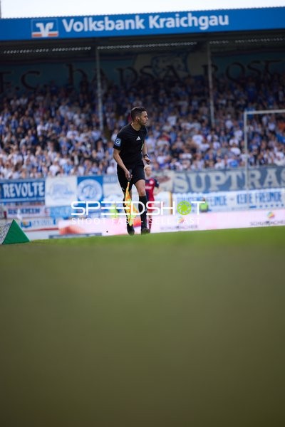 Abseitslinie prüfen Schiedsrichter-Assistent