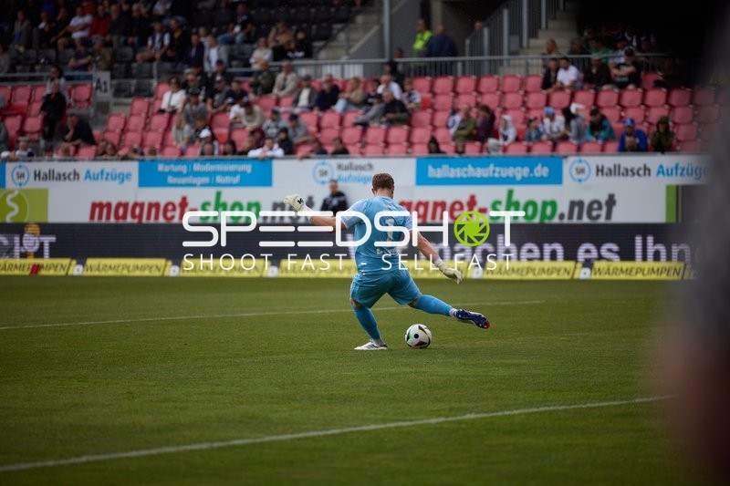 Abschlag Nikolai Rehnen (1;SV Sandhausen)