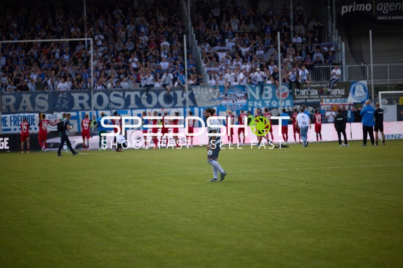 Spielende mit Dominic Baumann (28;SV Sandhausen)