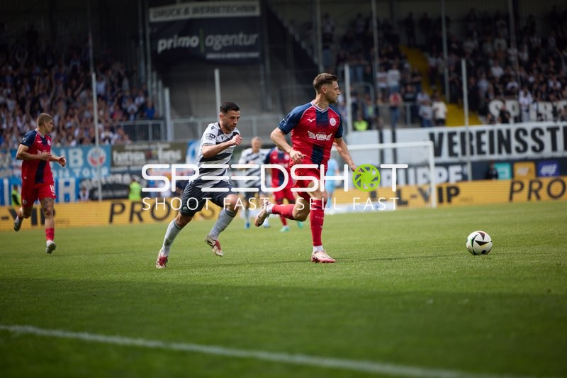Laufduell Besar Halimi (11;SV Sandhausen), Jan Mejdr (19;FC Hansa Rostock), Marco Schuster (5;FC Hansa Rostock)