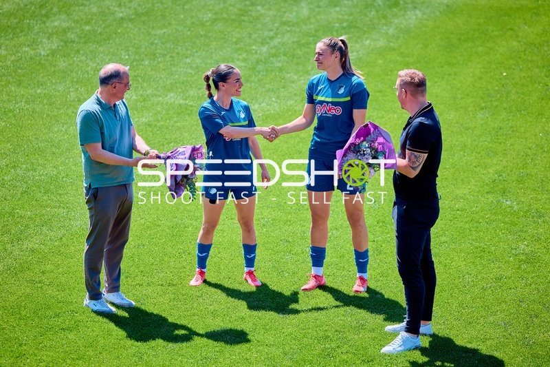 Handshake Ereleta Memeti (7;TSG Hoffenheim Frauen 1), Melissa Kössler (25;TSG Hoffenheim Frauen 1)