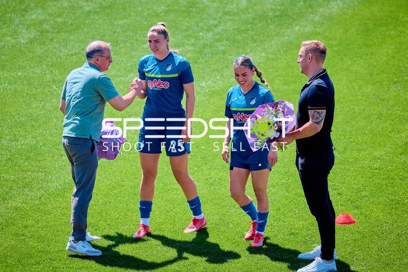 Begrüßung Melissa Kössler (25;TSG Hoffenheim Frauen 1), Melissa Kössler (25;TSG Hoffenheim Frauen 1)