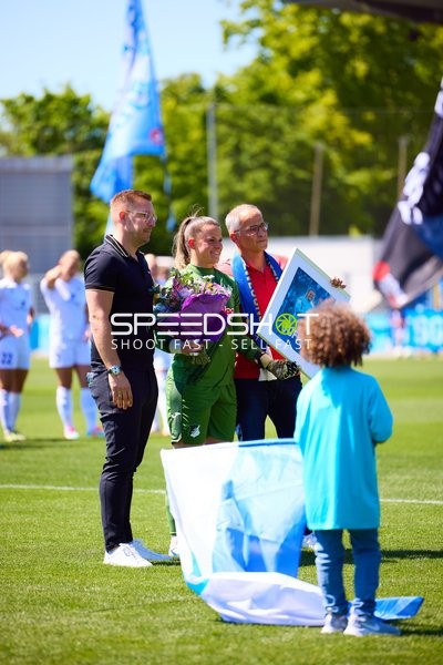Ehrung Martina Tufeković (1;TSG Hoffenheim Frauen 1)