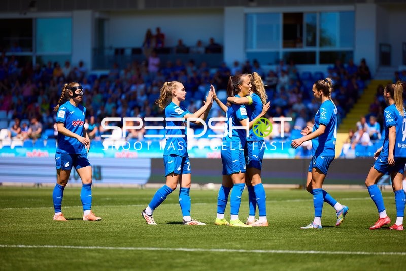 Torjubel Marta Cazalla (15;TSG Hoffenheim Frauen 1), Sara Ritter (22;TSG Hoffenheim Frauen 1)