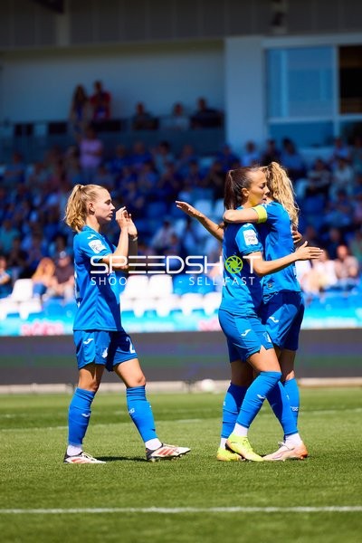 Torjubel Marta Cazalla (15;TSG Hoffenheim Frauen 1), Sara Ritter (22;TSG Hoffenheim Frauen 1)