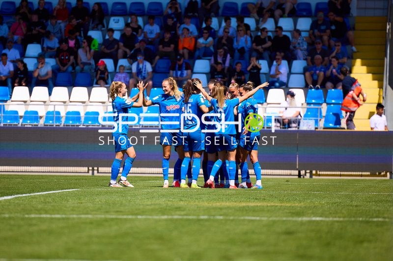 Torjubel Marta Cazalla (15;TSG Hoffenheim Frauen 1), Jill Janssens (9;TSG Hoffenheim Frauen 1), Ereleta Memeti (7;TSG Hoffenheim Frauen 1)