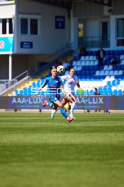 Laufduell Selina Cerci (29;TSG Hoffenheim Frauen 1), Anja Heuschkel (14;FC Carl Zeiss Jena Frauen)