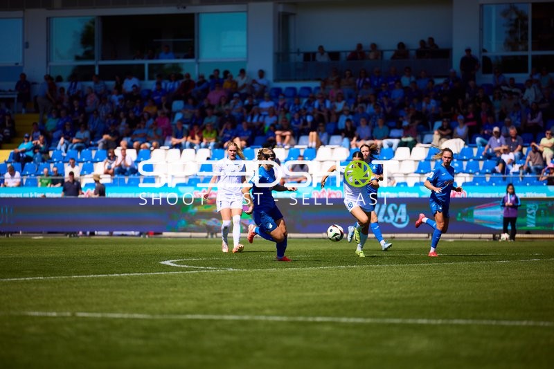Dribbling Julia Hickelsberger (18;TSG Hoffenheim Frauen 1), Melina Reuter (7;FC Carl Zeiss Jena Frauen), Jill Janssens (9;TSG Hoffenheim Frauen 1)