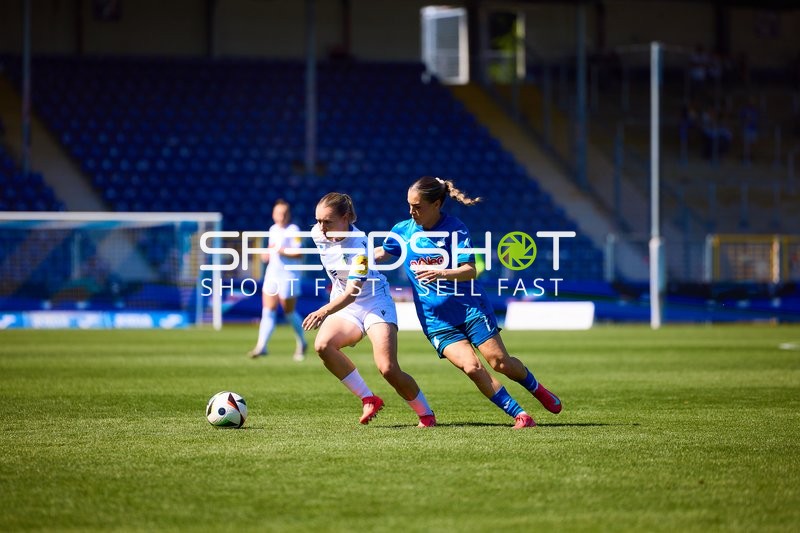 Tackle Emily Reske (28;FC Carl Zeiss Jena Frauen), Ereleta Memeti (7;TSG Hoffenheim Frauen 1)