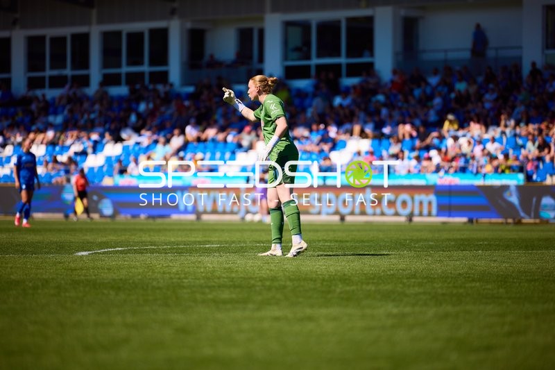 Anweisung Laura Dick (21;TSG Hoffenheim Frauen 1)