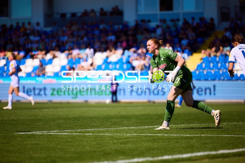 Abwurf Laura Dick (21;TSG Hoffenheim Frauen 1)