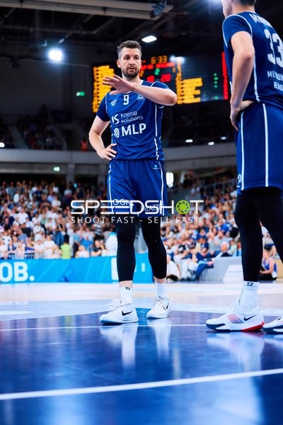 Spielunterbrechung Paul Zipser (9;MLP Academics Heidelberg)