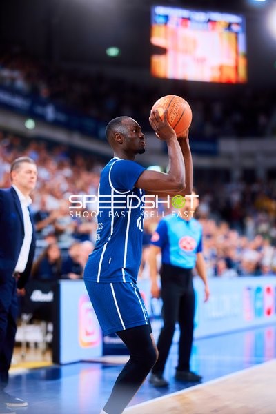 Shoot Bakary Dibba (10;MLP Academics Heidelberg)