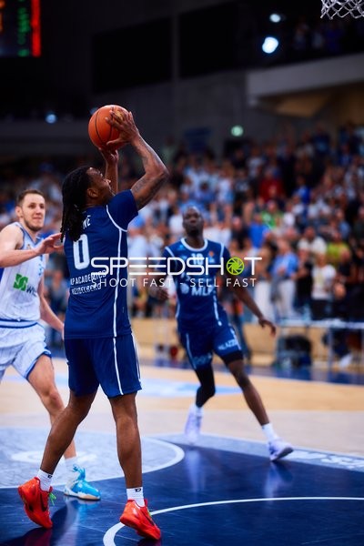 shoot DJ Horne (0;MLP Academics Heidelberg), Bakary Dibba (10;MLP Academics Heidelberg)