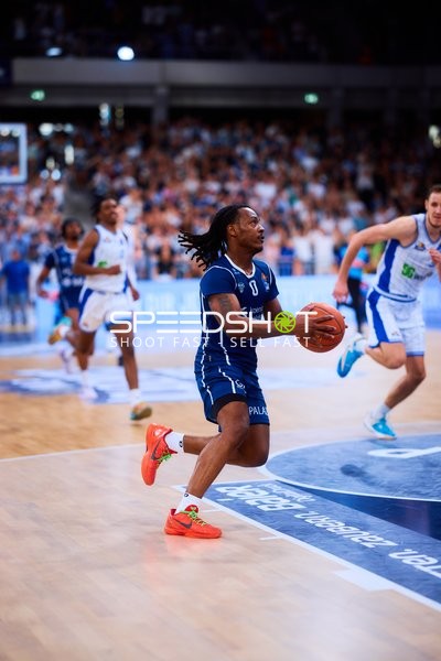 Drive DJ Horne (0;MLP Academics Heidelberg), Einaras Tubutis (37;Frankfurt Skyliners)