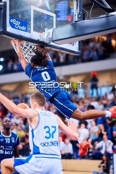 Dunk DJ Horne (0;MLP Academics Heidelberg), Einaras Tubutis (37;Frankfurt Skyliners)
