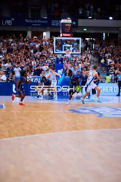Fastbreak DJ Horne (0;MLP Academics Heidelberg), Michael Weathers (20;MLP Academics Heidelberg), Ryan Mikesell (33;MLP Academics Heidelberg)