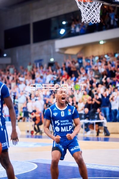 Jubel DJ Horne (0;MLP Academics Heidelberg)