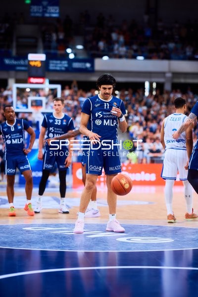 freier Wurf Erol Ersek (11;MLP Academics Heidelberg)