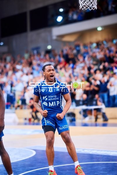 Jubel DJ Horne (0;MLP Academics Heidelberg)