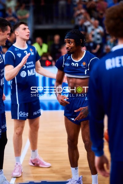 Pause mit Andrew O’Brien (3;MLP Academics Heidelberg), Michael Weathers (20;MLP Academics Heidelberg), Ryan Mikesell (33;MLP Academics Heidelberg)