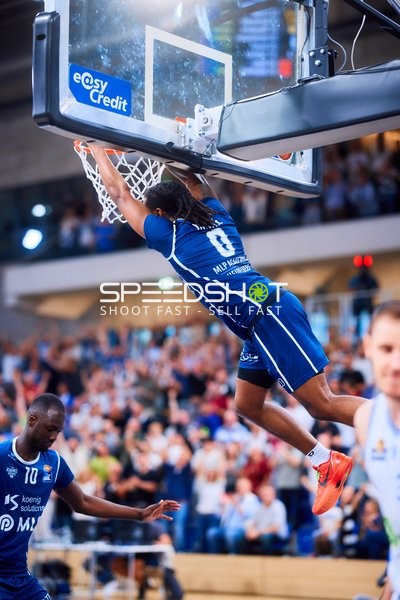 Dunk DJ Horne (0;MLP Academics Heidelberg), Bakary Dibba (10;MLP Academics Heidelberg)