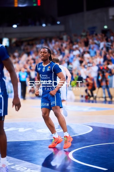 Jubel DJ Horne (0;MLP Academics Heidelberg)