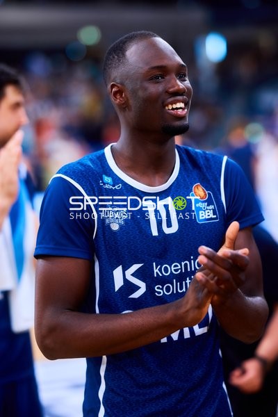 Applaus Bakary Dibba (10;MLP Academics Heidelberg)