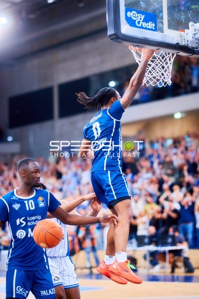Dunk DJ Horne (0;MLP Academics Heidelberg), Bakary Dibba (10;MLP Academics Heidelberg)