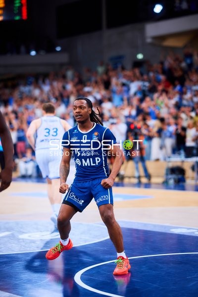 Spielerposition DJ Horne (0;MLP Academics Heidelberg), Patrick Heckmann (33;Frankfurt Skyliners)