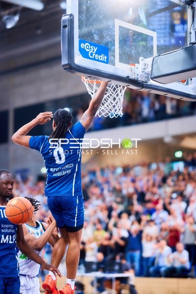 Dunk DJ Horne (0;MLP Academics Heidelberg), Bakary Dibba (10;MLP Academics Heidelberg)