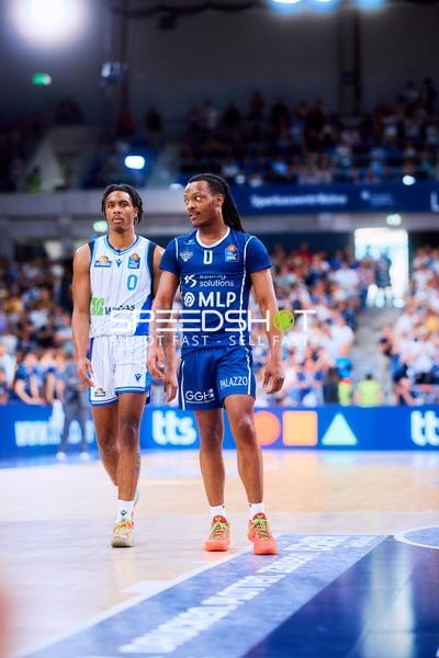 Spieler gehen DJ Horne (0;MLP Academics Heidelberg), Malik Parsons (0;Frankfurt Skyliners)