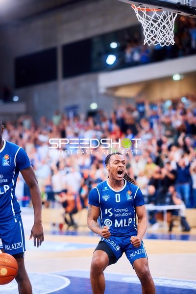 Jubel DJ Horne (0;MLP Academics Heidelberg)