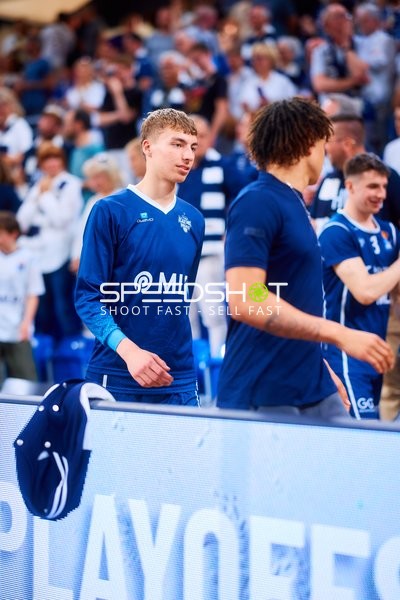 Spielerwechsel Andrew O’Brien (3;MLP Academics Heidelberg), Dominic Vengert (8;MLP Academics Heidelberg)