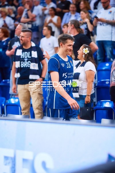 Spieler verlässt Spielfeld Ryan Mikesell (33;MLP Academics Heidelberg)