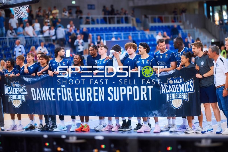 Danke für Support Paul Zipser (9;MLP Academics Heidelberg), Marcel Keßen (15;MLP Academics Heidelberg), Andrew O’Brien (3;MLP Academics Heidelberg)