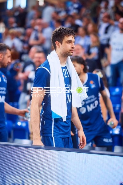 Pause mit Mateo Šerić (21;MLP Academics Heidelberg), Paul Zipser (9;MLP Academics Heidelberg)